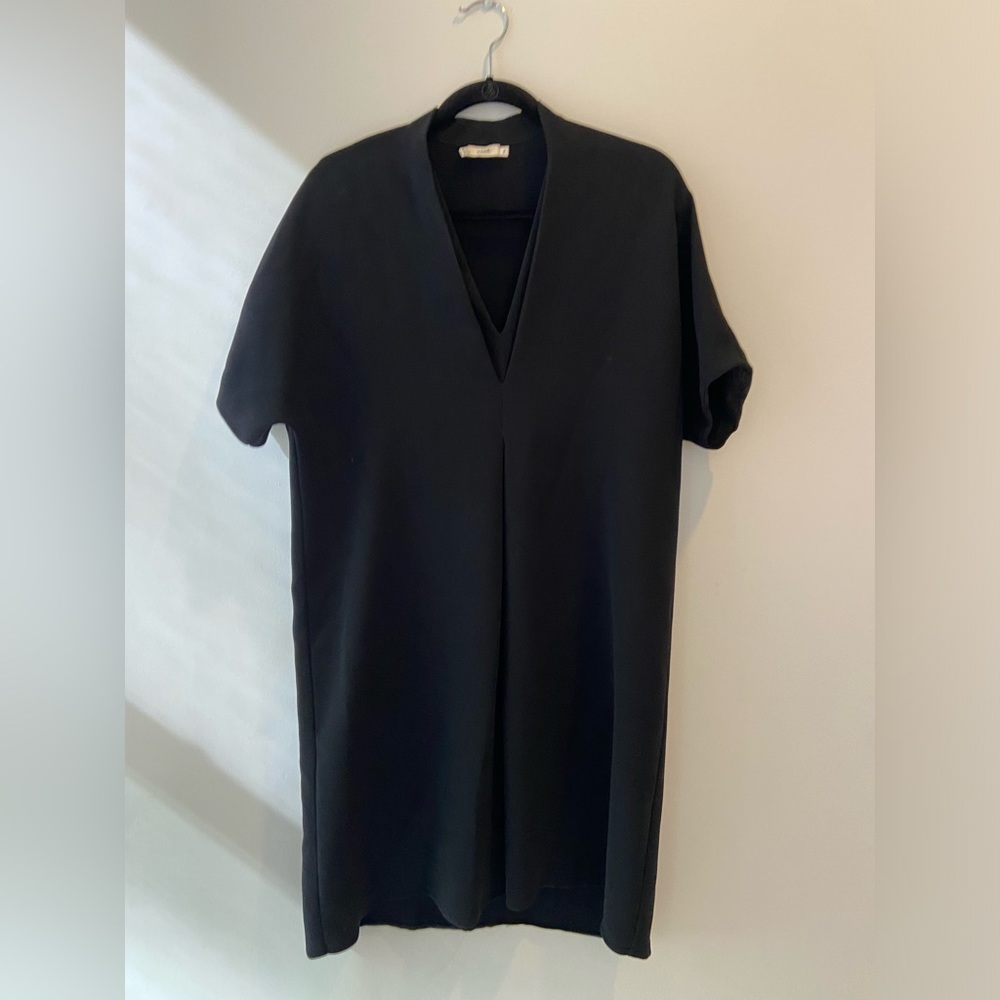 Black v-neck Vince dress!